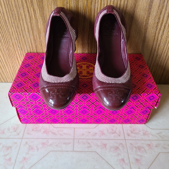 Tory Burch "Gabby" Calf Leather Ballet Flats Size 6 ~ EUC - Picture 2 of 9